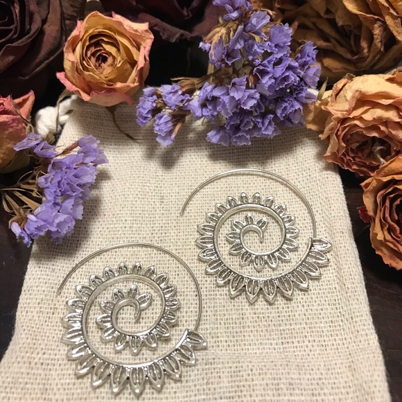 Jewelry - Spiral Thread Boho Earrings